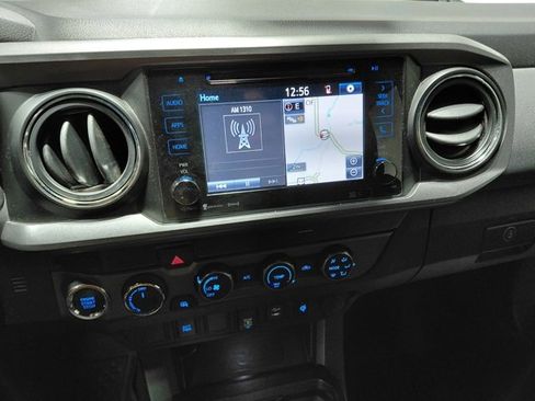 Used 2019 Toyota Tacoma TRD Off-Road image 29