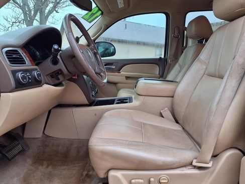 Used 2012 GMC Yukon XL SLT w/ SLT-2 Equipment Package image 13