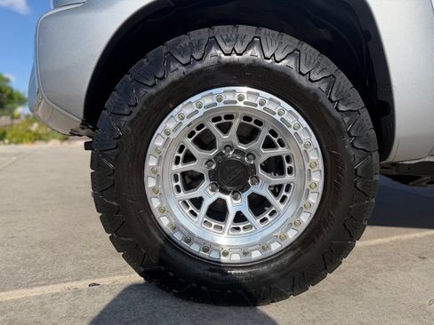 Used 2015 Toyota Tacoma 4x4 Double Cab w/ TRD Off-Road Package image 32
