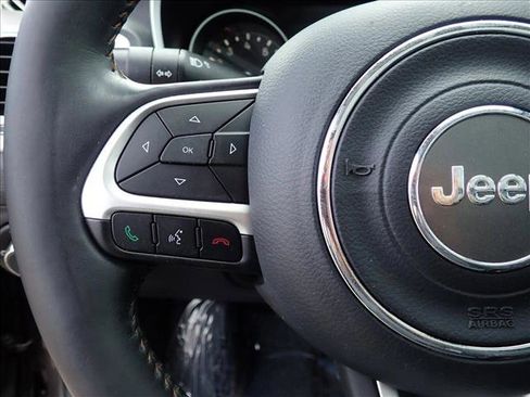 Used 2018 Jeep Compass Latitude w/ Cold Weather Group image 14