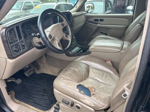 Used 2006 GMC Yukon Denali image 9