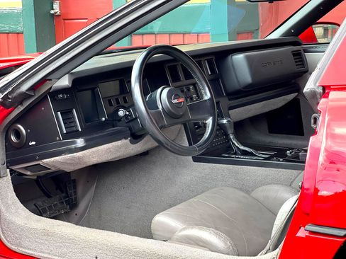 Used 1989 Chevrolet Corvette Coupe image 18
