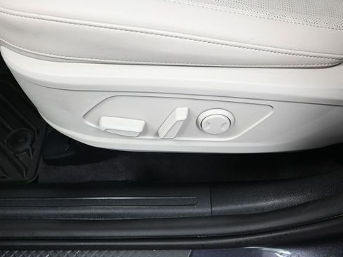 Certified 2025 Kia Sorento S w/ Panoramic Sunroof Package FWD image 12