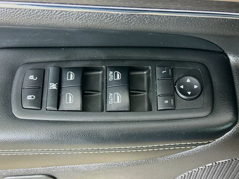 Used 2017 Jeep Grand Cherokee Limited w/ Luxury Group II AWD/4WD image 15