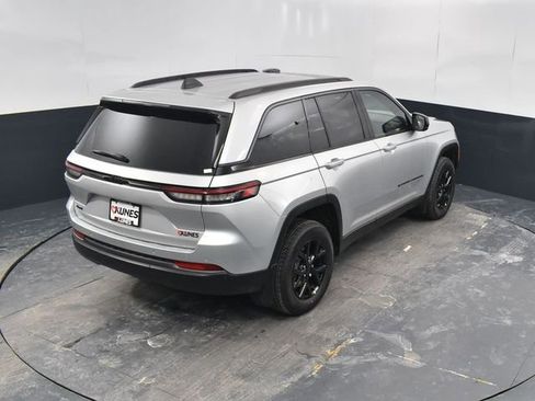 New 2026 Jeep Grand Cherokee Altitude AWD/4WD image 42