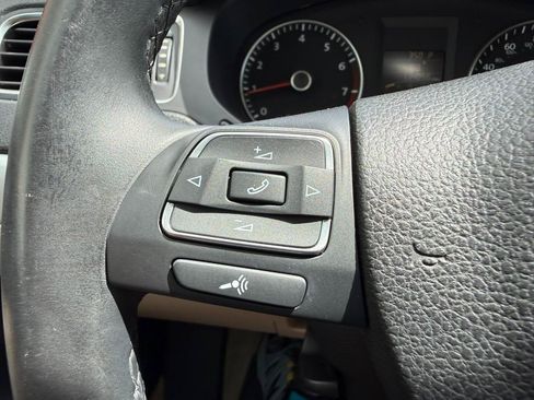 Used 2014 Volkswagen Jetta SE FWD image 32