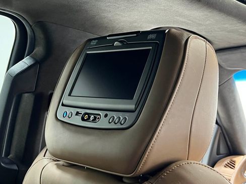 Used 2017 Cadillac Escalade ESV Platinum image 28