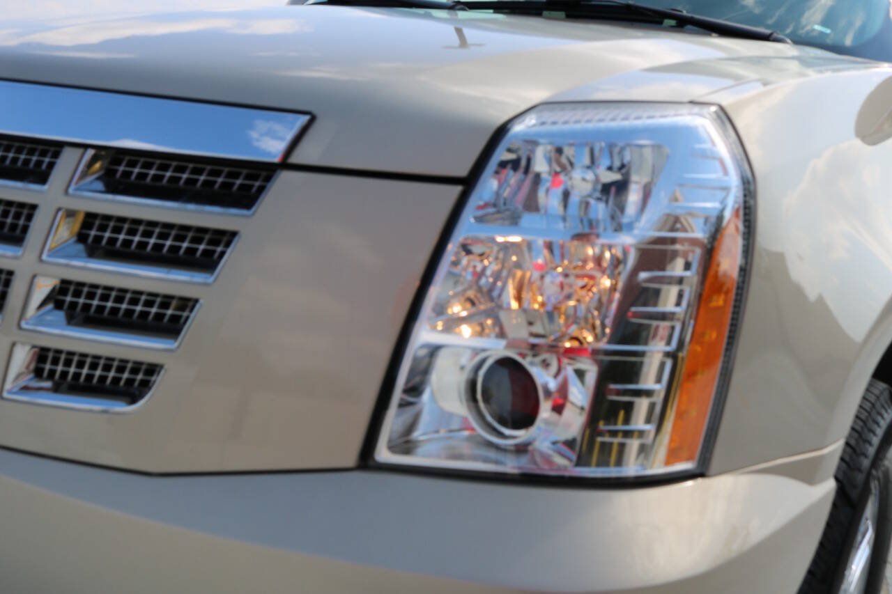 Used 2007 Cadillac Escalade AWD image 41