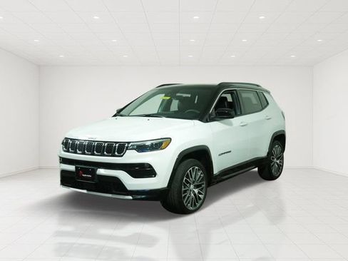 Certified 2023 Jeep Compass Limited w/ Elite Group AWD/4WD image 3