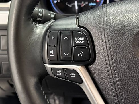 Used 2016 Toyota Highlander XLE AWD/4WD image 17