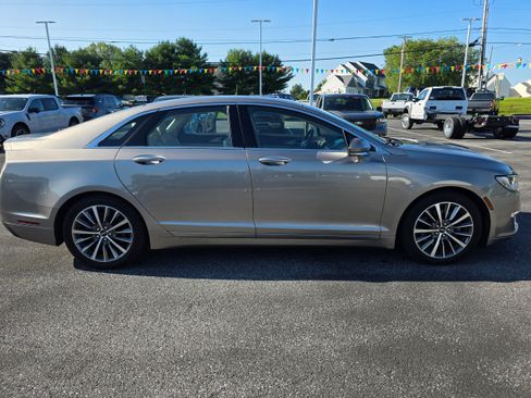 Used 2019 Lincoln MKZ Reserve AWD/4WD image 6