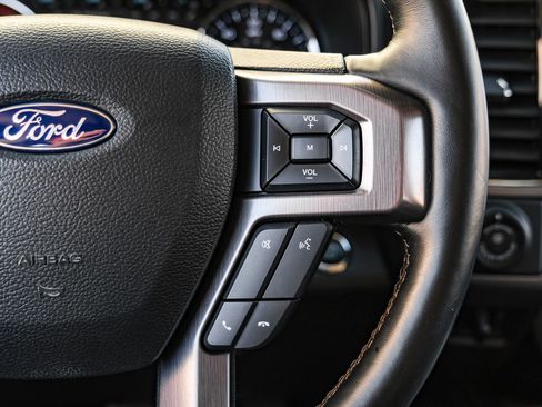 Used 2018 Ford Expedition Platinum image 17