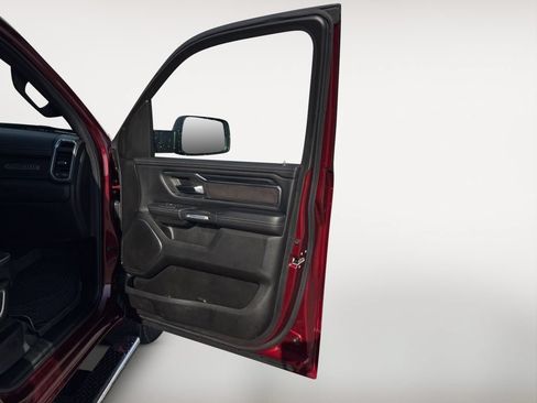 Used 2024 RAM 1500 Laramie AWD/4WD image 23