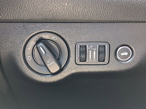 Used 2022 Dodge Challenger R/T Scat Pack RWD image 18