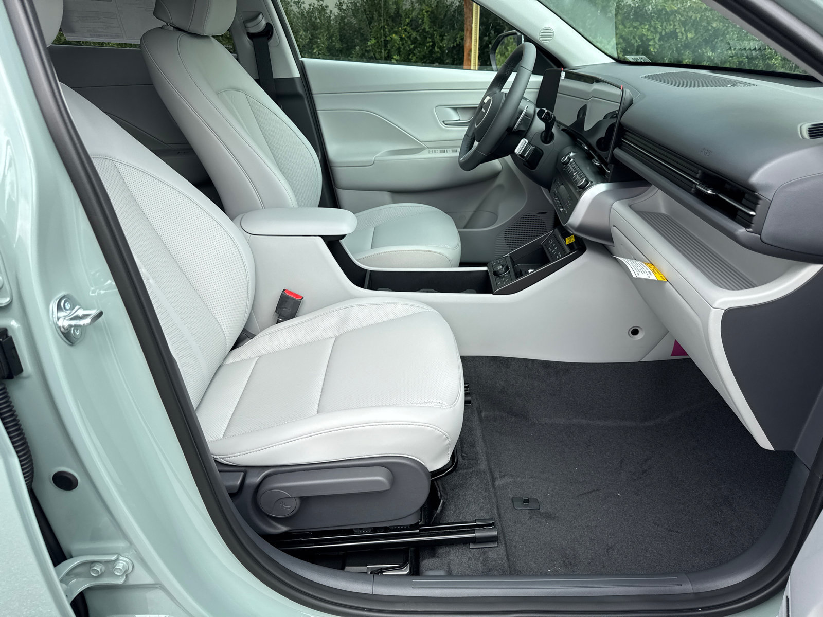 New 2027 Hyundai Kona Limited FWD image 14