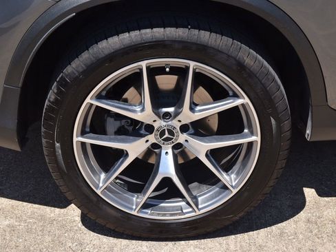 Used 2021 Mercedes-Benz GLC 300 4MATIC image 11