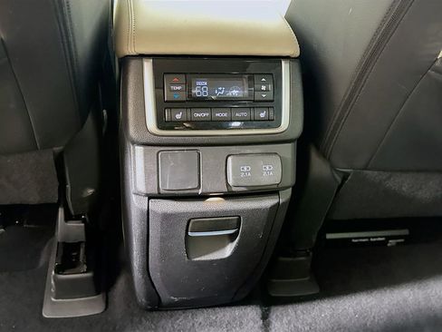 Used 2020 Subaru Ascent Limited w/ Technology Package image 30