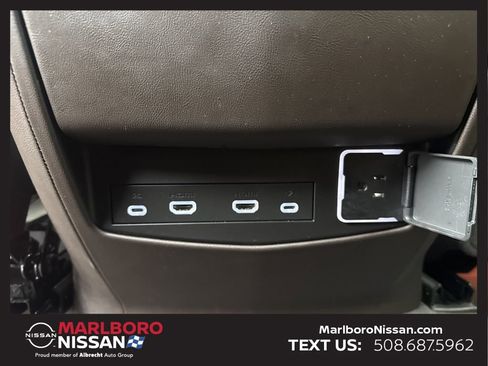 Used 2022 Cadillac Escalade Premium Luxury w/ Performance Package image 29