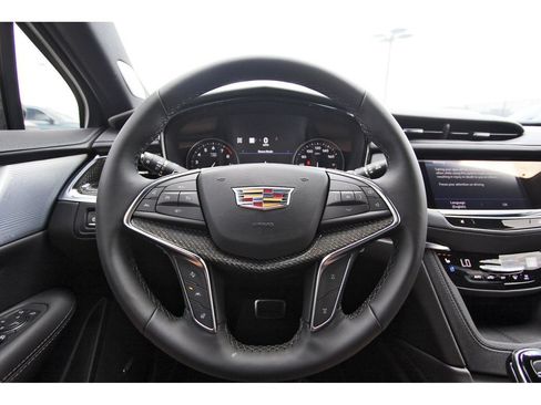 New 2026 Cadillac XT5 Sportv w/ LPO, Onyx Lite Package AWD/4WD image 13