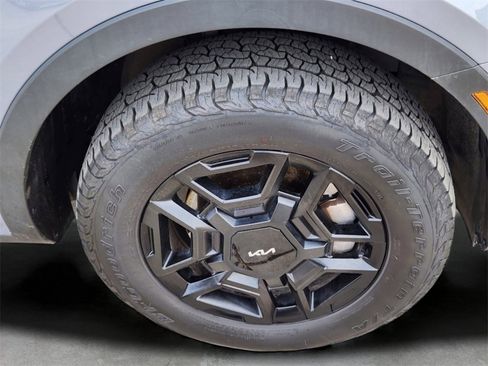 Used 2024 Kia Sorento SX Prestige image 17