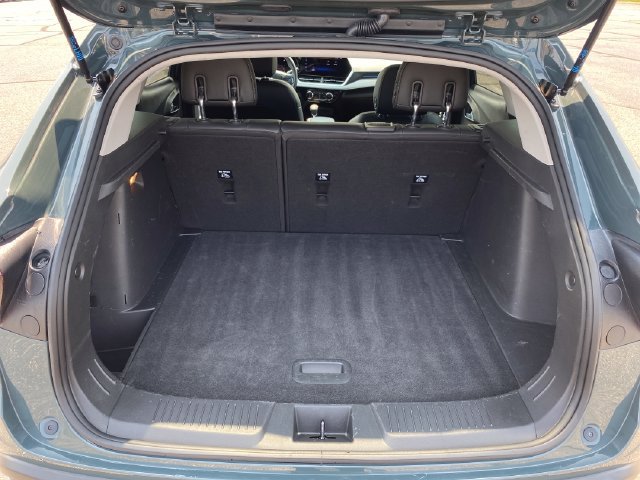 Used 2025 Chevrolet Trax LT FWD image 20