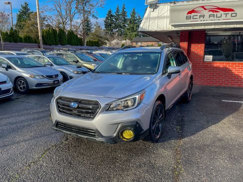 Used 2019 Subaru Outback 2.5i Limited w/ Popular Package #2 image 1