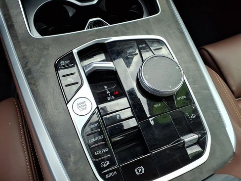 Used 2023 BMW X7 xDrive40i w/ Premium Package image 11