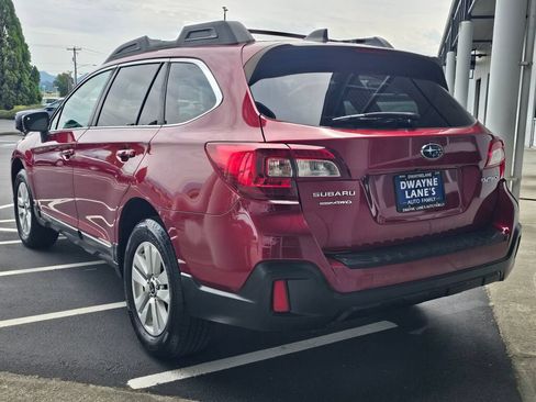 Used 2018 Subaru Outback 2.5i Premium w/ Popular Package #1 AWD/4WD image 3