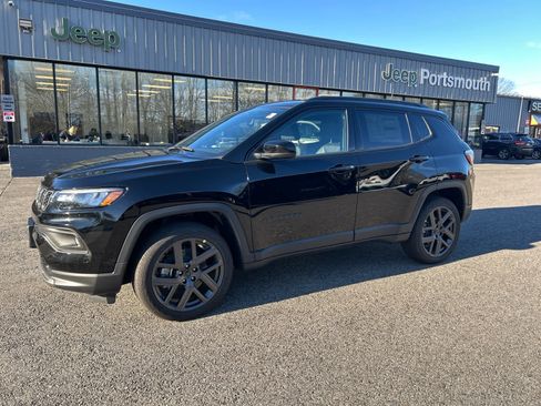 New 2026 Jeep Compass Latitude image 11