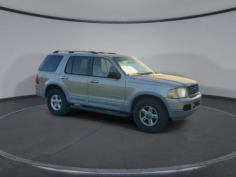 Used 2002 Ford Explorer XLT RWD image 2