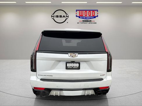 Used 2023 Cadillac Escalade V image 3