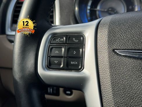 Used 2014 Chrysler 300 image 35