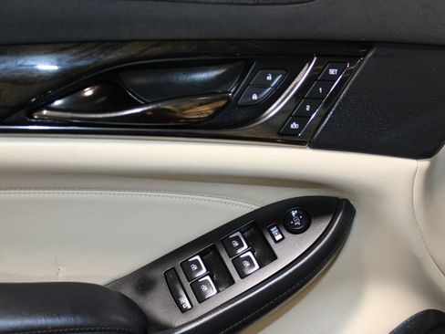 Used 2018 Cadillac CTS Luxury RWD image 9