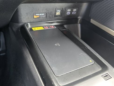 Certified 2025 Toyota Camry SE FWD image 7