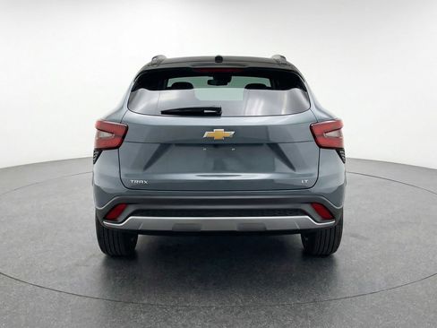 Used 2025 Chevrolet Trax LT w/ LT Convenience Package image 7