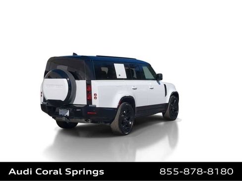 Used 2024 Land Rover Defender 130 X-Dynamic SE AWD/4WD image 8