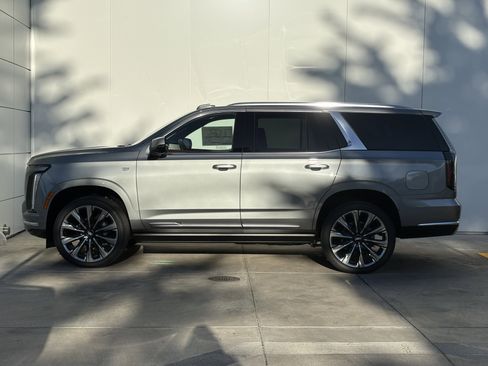 New 2026 Cadillac Escalade Luxury w/ Touring Package image 4