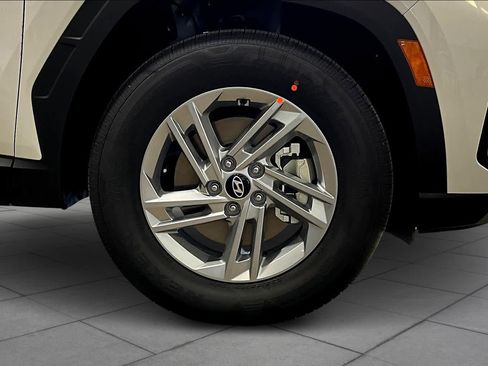 Used 2025 Hyundai Tucson SE image 9