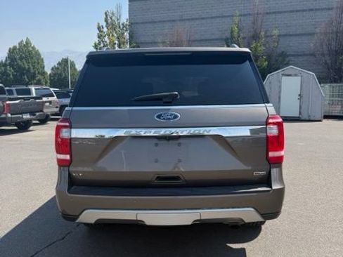 Used 2018 Ford Expedition XLT w/ Equipment Group 202A AWD/4WD image 7