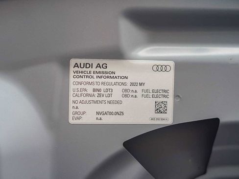 Used 2022 Audi Q4 e-tron Premium Plus AWD/4WD image 30