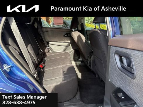 Used 2023 Nissan Rogue S image 19