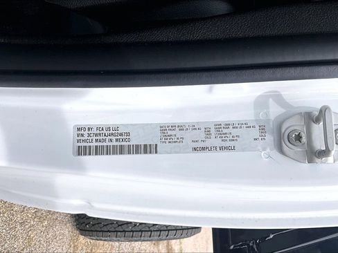 New 2024 RAM 3500 Tradesman AWD/4WD image 12