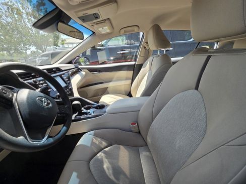 Certified 2018 Toyota Camry LE image 7