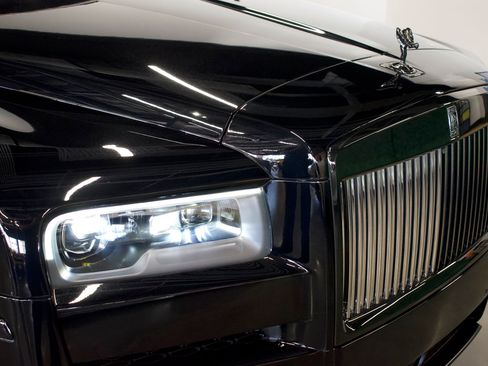 Used 2020 Rolls-Royce Cullinan Black Badge AWD/4WD image 5