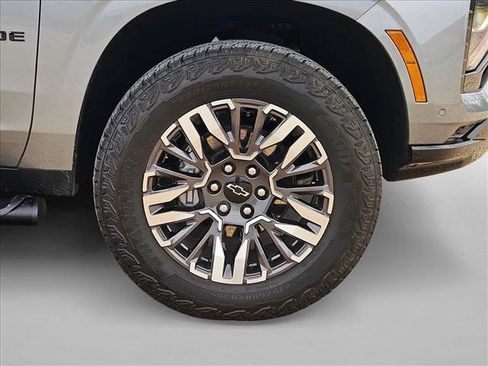 Used 2026 Chevrolet Tahoe Z71 w/ Comfort Package AWD/4WD image 23