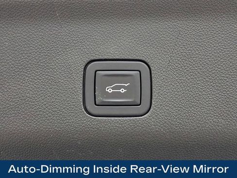 Used 2024 Chevrolet Suburban RST w/ Luxury Package AWD/4WD image 32