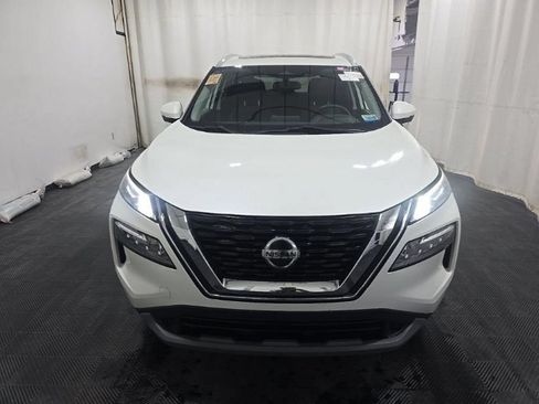 Used 2021 Nissan Rogue SV FWD image 2