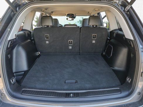 Used 2023 Jeep Grand Cherokee Limited w/ Black Appearance Package image 32