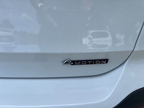 New 2025 Volkswagen Taos SE image 8