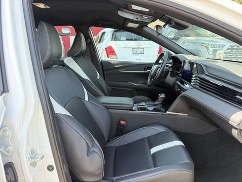 Used 2025 Toyota Camry SE FWD image 28